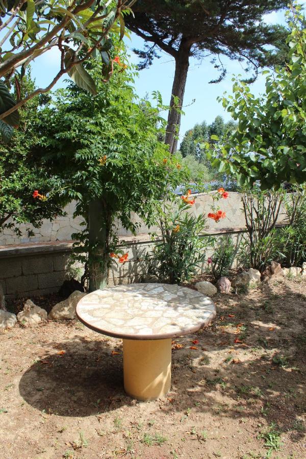 La Mansarda Acomodação com café da manhã Biancareddu Exterior foto